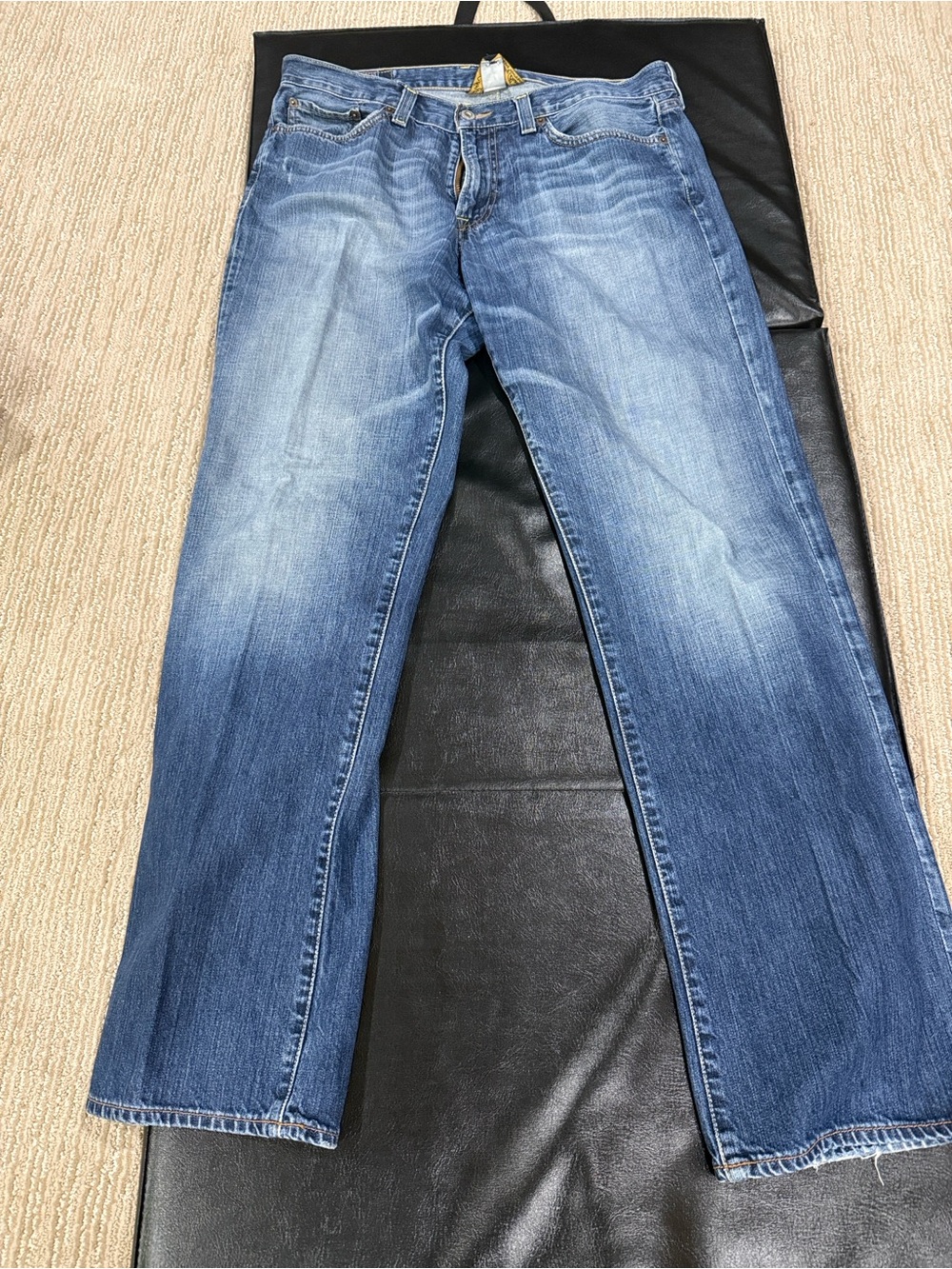Lucky Men's Blue relaxed Leg Jeans